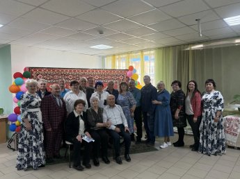 Поэтический вечер в честь 50-летия посёлка Новый Уоян