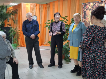 «Песни нашей молодости»: в КДЦ «Туяна» отметили День пожилого человека.